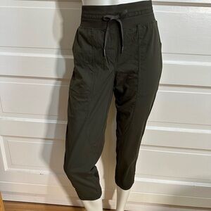 Lululemon Dance Studio Crop Pant 25” Size 6 Dark Olive $98